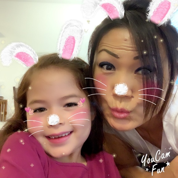 Meet your Posher, Jennifer - Picture 1 of 2